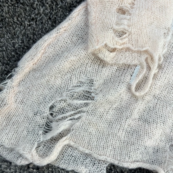 Wildfox White Label Santa Barbara Lennon Distressed Sweater Peach Women’s Small - Picture 3 of 4